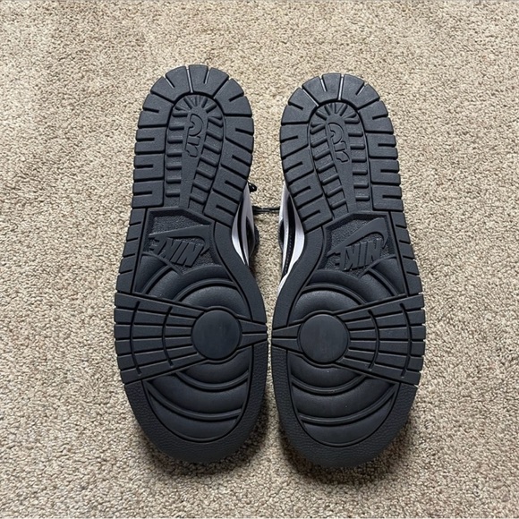 NIKE JUMBO REVERSE PANDA DUNKS. size 10 men never worn. comes with box - Picture 6 of 6